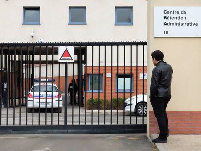 Centro de retención de immigrantes del Mesnil-Amelot a las afueras del aeropuerto de Roissy Charles De Gaule en París esta semana.