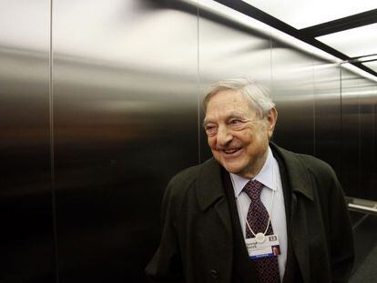 George Soros, en un ascensor en Davos en 2013.