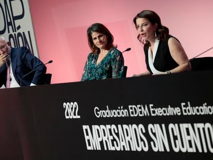 Juan Roig, presidente de honor de EDEM, Fuencisla Clemares (c), directora general de Google España y Portugal, y Hortensia Roig, presidenta de EDEM, este jueves en Valencia.