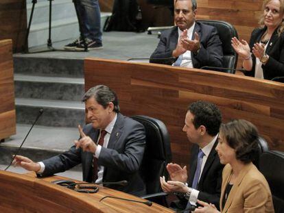 El socialista Javier Fernández, reelegido hoy presidente del Gobierno asturiano.