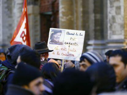 Protesta en Bruselas contra la secretaria de Estado de Inmigraci&oacute;n. 