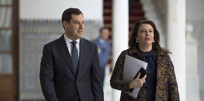 Juan Manuel Moreno Bonilla y Carmen Crespo, en el Parlamento.