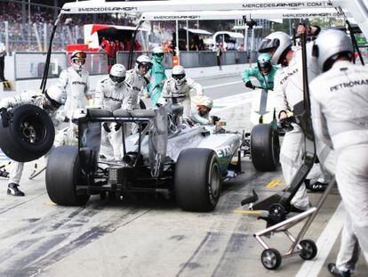 Lewis Hamilton, en un pit-stop del Gp de Italia.