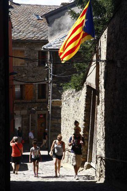 El Ayuntamiento catalán de Llivia lleva físicamente separado de España 350 años.
