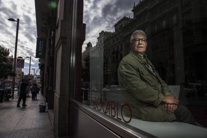 El escritor Fernando Delgado, en un hotel de la Gran V&iacute;a de Madrid. 