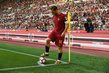 Una de las últimas imágenes de Totti vestido de corto. 
