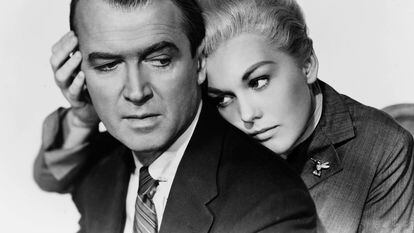 James Stewart and Kim Novak, in the role of Madeleine, in a promotional image for Alfred Hitchcock's 'Vertigo' (1958).