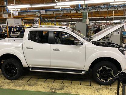 Última unidad de la 'pick-up' Navara producida en la planta de Nissan en la Zona Franca de Barcelona.