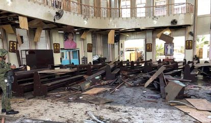 Catedral católica de Jolo (Filipinas) tras la explosión de este domingo.