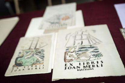 Una mostra dels ex-libris de Josep Obiols donats per la família a la Biblioteca de Catalunya.