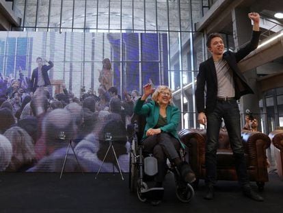 La alcaldesa de Madrid,  Manuela Carmena y el candidato a presidente de la Comunidad de Madrid, Iñigo Errejon durante la presentación de Más Madrid.
    