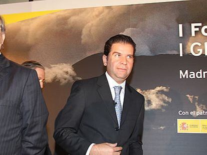El presidente de Repsol, Antonio Brufau, junto al de Pemex y secretario de Energía de México, Jordy Herrera