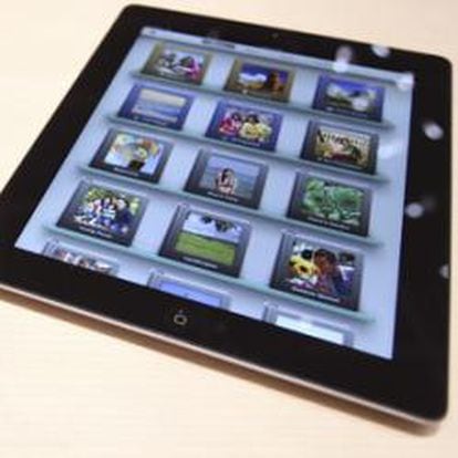 El nuevo iPad se muestra durante un evento de Apple en San Francisco, California, 07 de marzo 2012