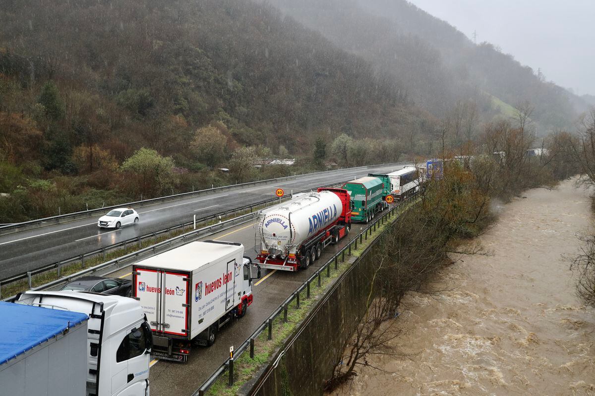 Asturias recibe el primer temporal del año con frío, lluvias y