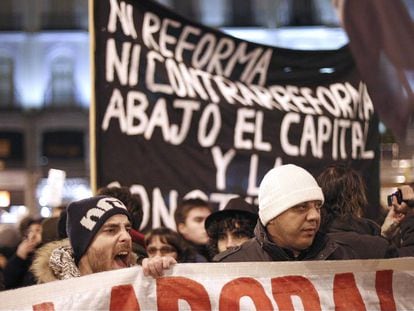 Concentraci&oacute;n organizada por el movimiento 15-M en la Puerta del Sol en 2012.