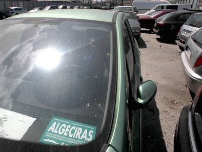 Autom&oacute;viles incautados por la Guardia Civil en el puerto de Algeciras.