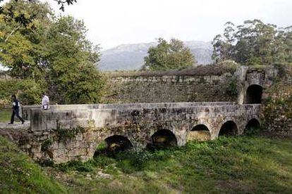 Entrada a la fortaleza de San Lourenzo, en Tomiño.