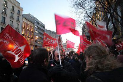 Protesta de maestros ante la Consejería de Educación el pasado día 28 de febrero.