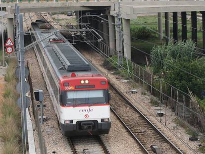 Un tren de Cercanías de Renfe en Valencia. 