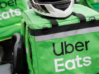 Italia interviene Uber Eats por las condiciones laborales de los repartidores