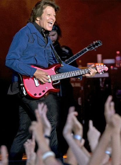 John Fogerty, durante su actuación anoche en los Veranos de la Villa.