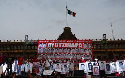 Protesta en Ciudad de M&eacute;xico por los estudiantes desaparecidos 