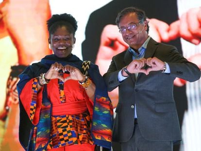 Francia Márquez junto a Gustavo Petro durante la presentación de su candidatura a la vicepresidencia de Colombia este miércoles.