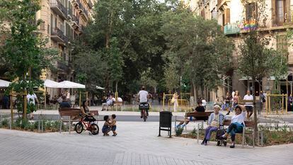 La zona peatonal de la calle Consell de Cent, en Barcelona, el pasado junio.