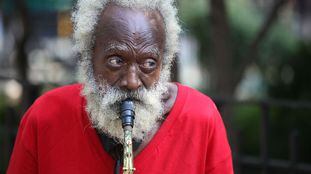 El saxofonista de jazz Giuseppi Logan en Nueva York en 2010.