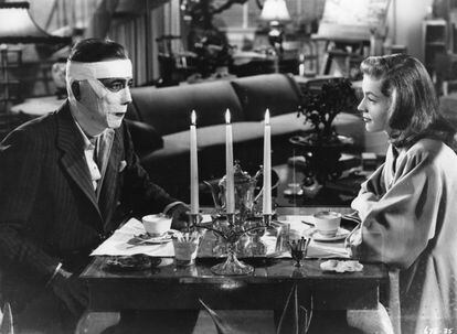 'La senda tenebrosa'. Delmer Daves. 1947.
Penúltima aparición de Humphrey Bogart y Lauren Bacall  en la pantalla en una obra convertida en un  clásico  del   cine negro.  Las imágenes de un Bogart con  la cara vendada a modo  de “El hombre invisible”   siguen estando entre las  más insólitas y bizarras del actor de toda su filmografía.