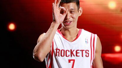 Jeremy Lin, fotografiado en 2013, cuando formaba parte de los Houston Rockets, en el Toyota Center de Houston.