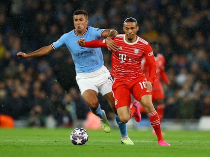 Rodri y Leroy Sane durante el partido de Champions entre el Manchester City y el Bayern, este martes.