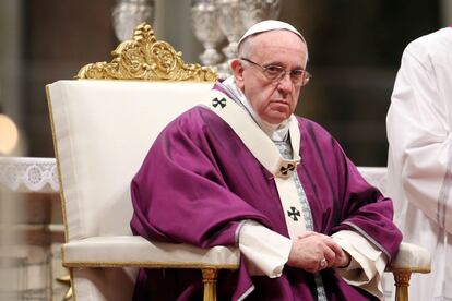 El papa Francisco celebra el miércoles de ceniza en Roma.