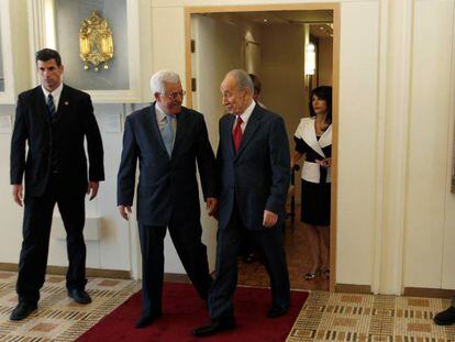 El entonces presidente de Israel, Sim&oacute;n Peres, y el presidente palestino, Mahmud Abbas, en 2008 en Jerusal&eacute;n. 
