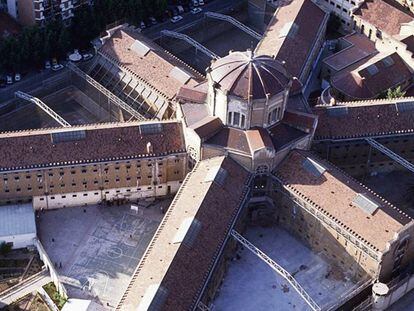 Vista aérea del panóptico y las galerías de la cárcel Modelo.