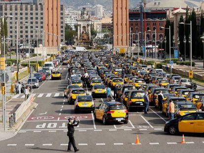 Concentración taxistas en Barcelona este jueves.