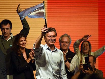 Macri festeja tras conocer los primeros datos electorales.