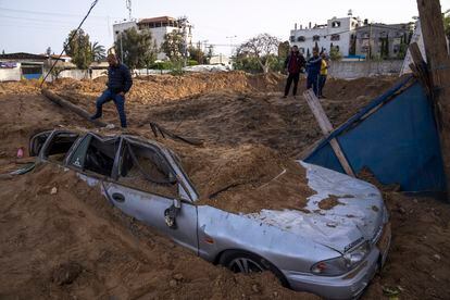 Daños causados tras el ataque aéreo israelí en la ciudad de Gaza, el viernes.  