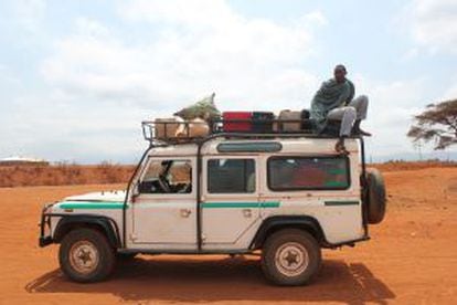 Vehículo para realizar un safari en Tanzania.