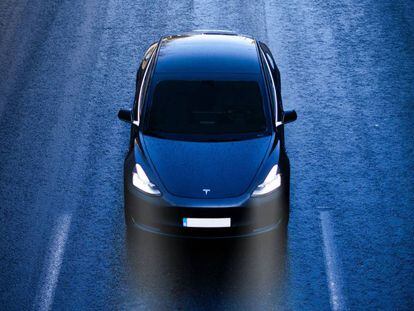 Tesla en carretera.