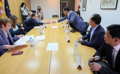 Reunión de estrategia de salud con la Comunidad China en la Dirección General de Salud Pública