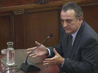 El comisario Manel Castellví, exjefe de Información de los Mossos d'Esquadra, este lunes en el Tribunal Supremo.