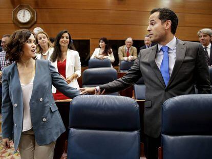 Díaz Ayuso y Aguado en la Asamblea de Madrid, este martes.