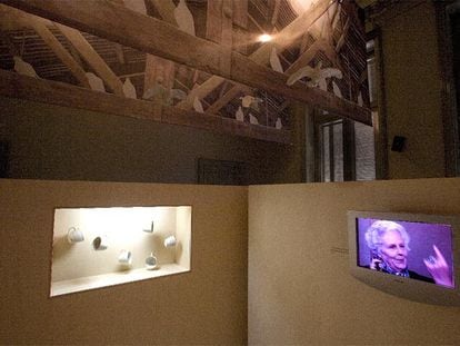Sala dedicada a 'La plaça del Diamant' en la exposición sobre la obra de Mercè Rodoreda.