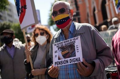 Retirees protest in Caracas for a decent pension, this week.