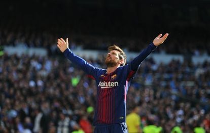 El delantero argentino del Barcelona Leo Messi celebra su gol ante el Real Madrid, durante el partido de la jornada 17 de Liga en Primera División.