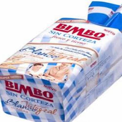 Paquete de pan de molde de la marca Bimbo