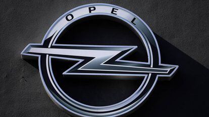 Logo de la compa&ntilde;&iacute;a Opel.