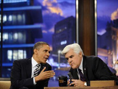 El presidente de EE UU, Barack Obama, con el presentador Jay Leno la noche del martes.
