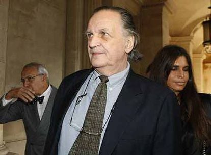 Jean-Christophe Mitterrand, hijo mayor del ex presidente francés, a su llegada al tribunal de París donde se le dicto sentencia por el caso 'Angolagate'